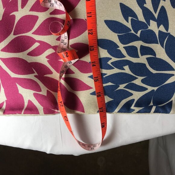 NWOT Pillow Cover for 16"x16" pillows. Decoration, flowers, couch, design - Picture 4 of 8